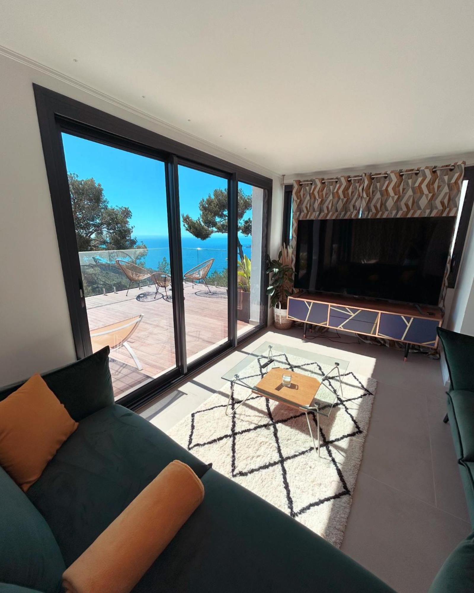 Eze - Appartement Dans Bas De Villa Avec Piscine Pres De Monaco Eksteriør billede